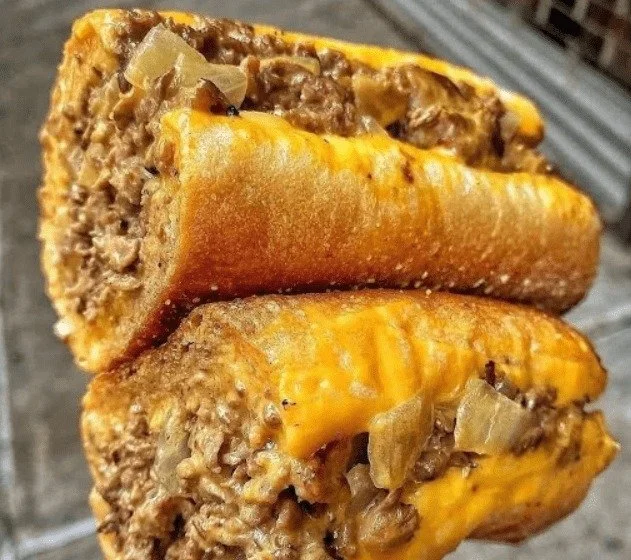 Philly Cheesesteak Sloppy Joes recept met gesmolten kaas en sappig vlees